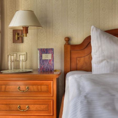 Hotel Am Markt Altentreptow Екстер'єр фото