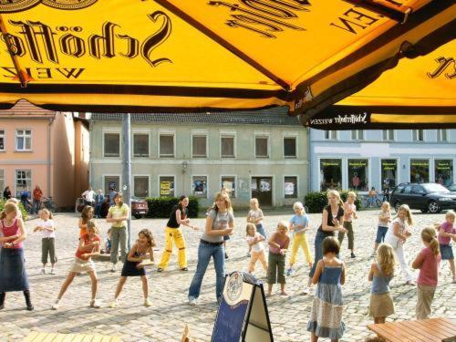 Hotel Am Markt Altentreptow Екстер'єр фото