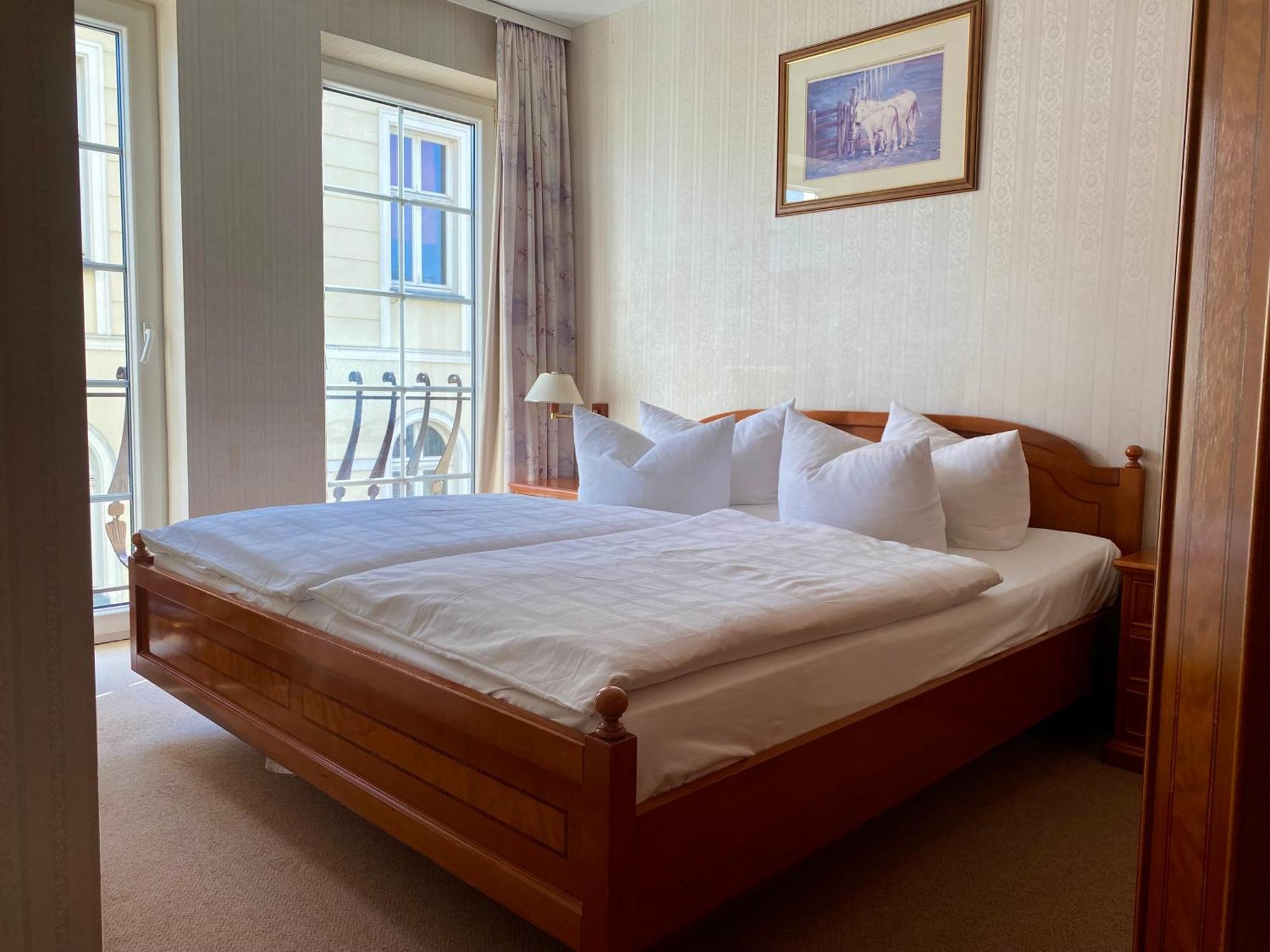 Hotel Am Markt Altentreptow Екстер'єр фото