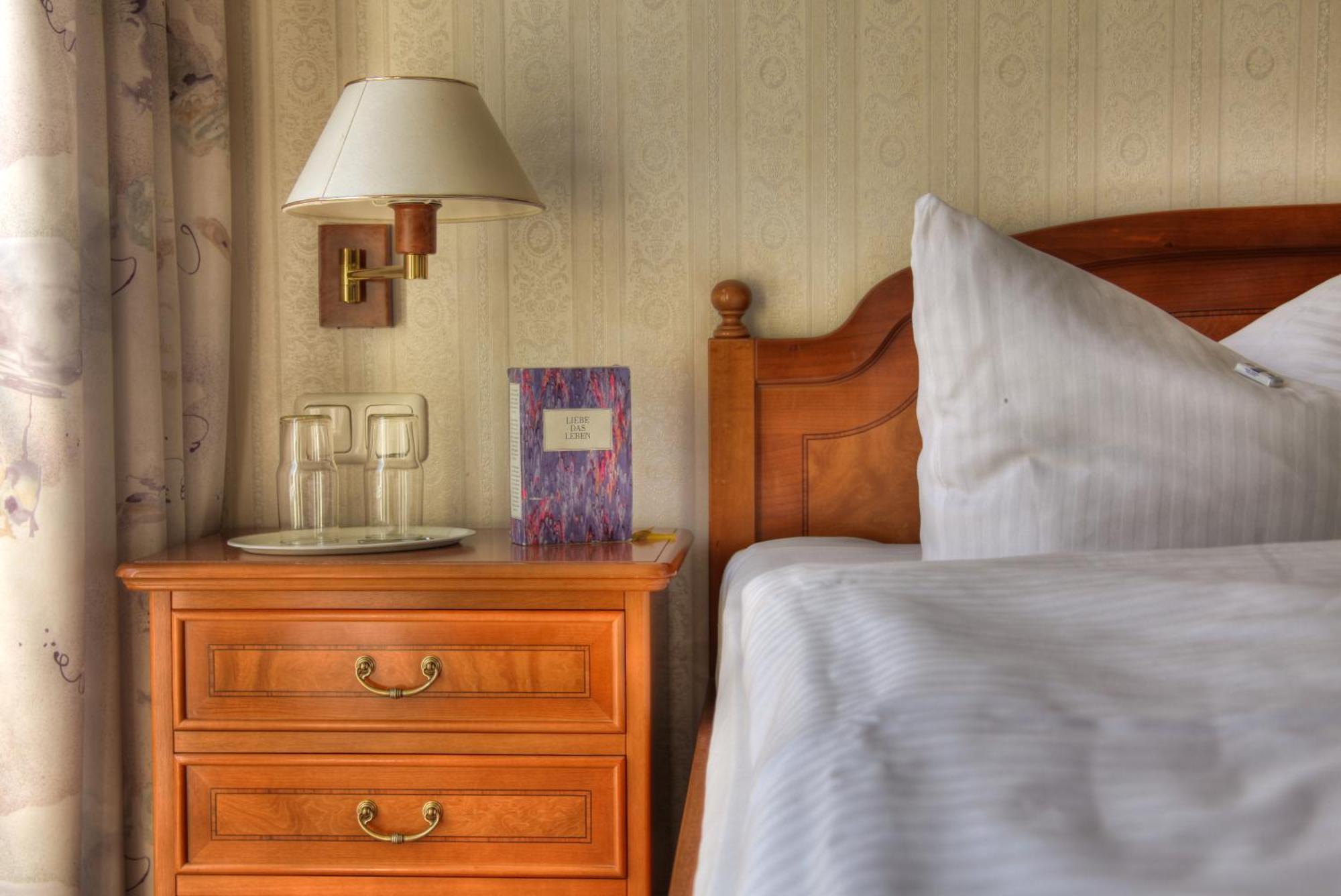 Hotel Am Markt Altentreptow Екстер'єр фото